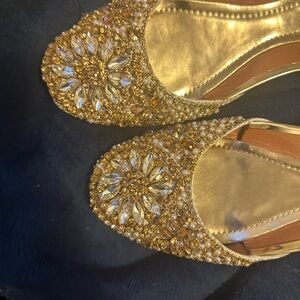 COPY - Golden sparkly kussa size 7